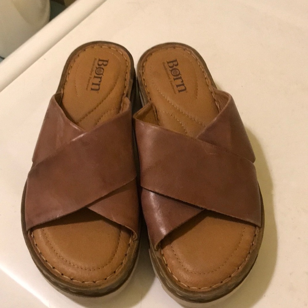 Tan Born sandals size 6.5